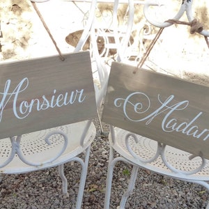 Pancartes de chaises mariage "Madame", "Monsieur". Déco cérémonie laique