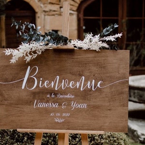 Pancarte de bienvenue au mariage en bois peint image 1