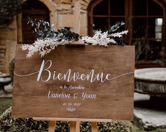 Pancarte de bienvenue au mariage en bois peint