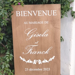Panneau de bienvenue au mariage en bois peint.Pancarte peinte à la main en France