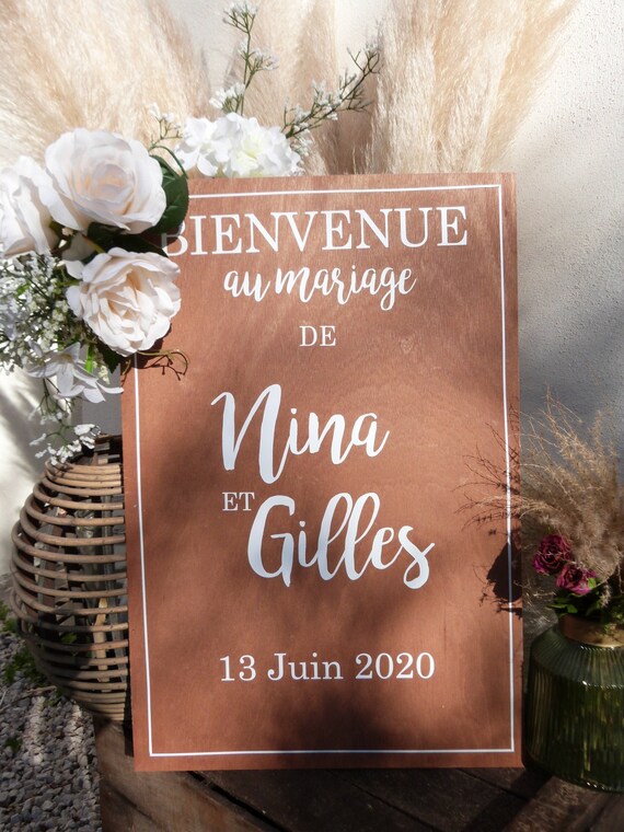 Panneau de bienvenue au mariage artisanal  en bois peint à la main en France;-)