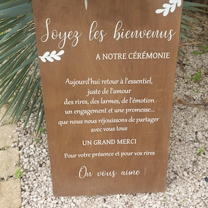 Panneau d'accueil pour cérémonie laique ou mariage. Pancarte en bois peint et personnalisable pour déco chambre de mariage