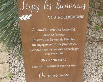 Panneau d'accueil pour cérémonie laique ou mariage. Pancarta en madera pintada y personalizada para decoración de habitación de matrimonio.