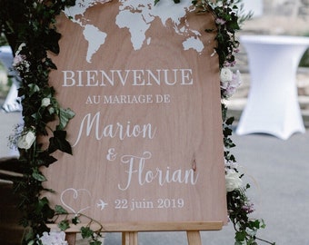 Panneau de bienvenue en bois peint à la main .Pancarte thème voyage , décoration mariage voyage