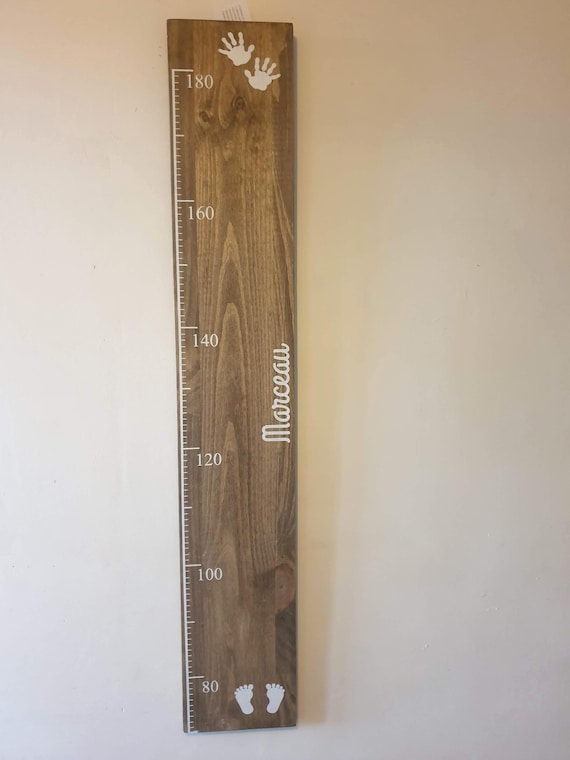 Toise en bois massif peinte à la main- Idée cadeau pour une naissance ,un anniversaire- Déco chambre enfant