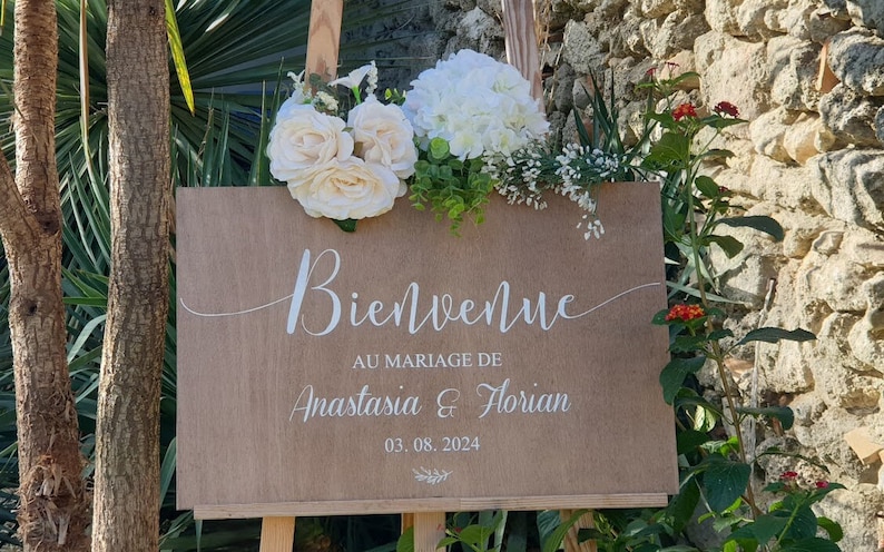 Pancarte de bienvenue au mariage en bois peint image 4