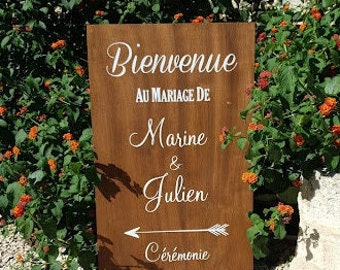 Panneau de bienvenue au mariage en bois. Pancarte cérémonie