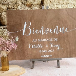 Panneau de mariage en bois peint à la main . Pancarte d'accueil pour mariage bohème ou champêtre en bois peint à la main