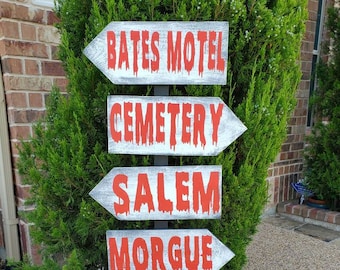 Halloween Directional Sign/ Creepy Halloween Decor/ Holiday Yard Decor/ Halloween Wood Stakes/ Halloween Yard/ Halloween/ Halloween Decor