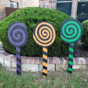 Halloween Lollipop Yard Decorations/ Outdoor Halloween Decor/ Halloween Decorations/ Lollipop Decorations/ Halloween Yard Art/ Halloween