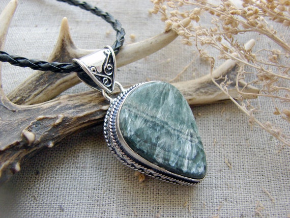 Seraphinite Serafina Green Chlorite necklace natural stone pendant Witch spiritual silver gothic jewellery statement jewelry magic