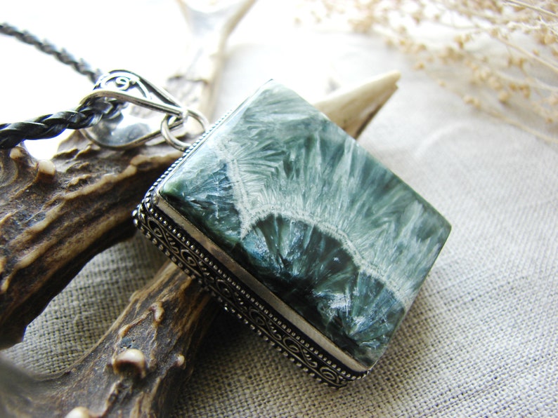 Seraphinite Serafina Green Chlorite necklace natural stone pendant Witch spiritual silver gothic jewellery statement jewelry magic