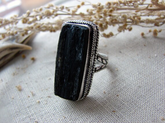 Black tourmaline ring which on sale finger