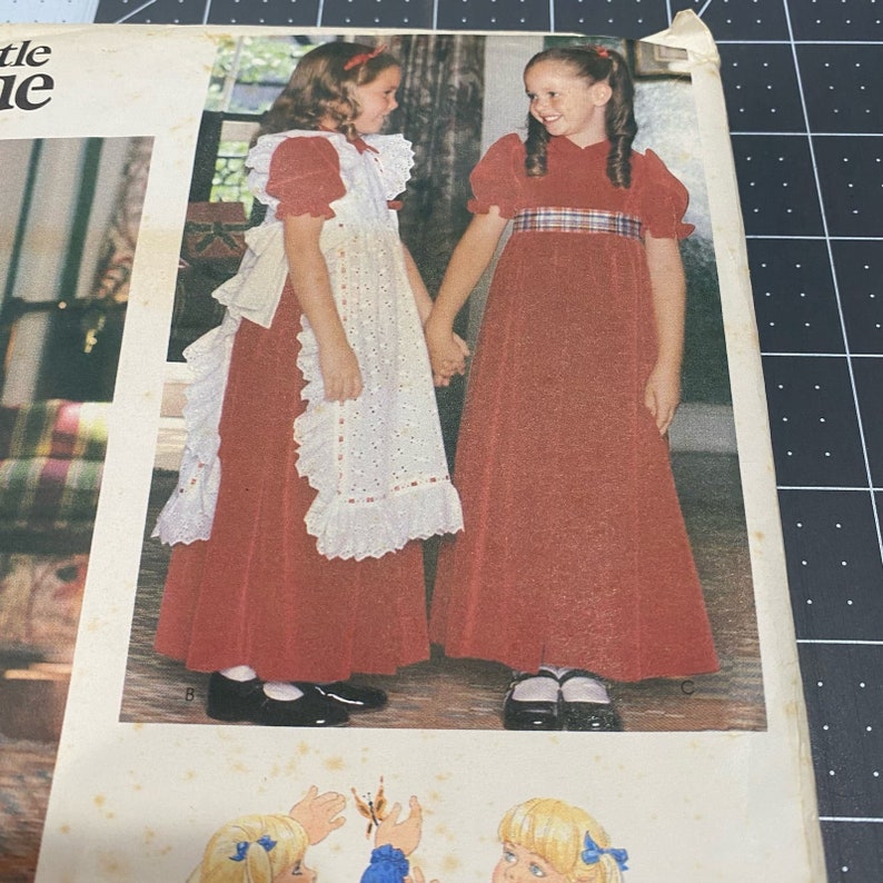 Little Vogue Sewing Pattern Vintage 2823 Uncut Size 3 Dress Pinafore Ruffles image 4