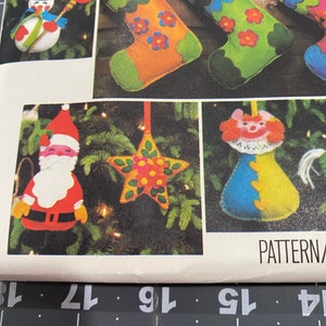 Vogue Sewing Pattern Santa Pack 4 1542 Uncut Vintage Christmas Home Decor Crafts image 5