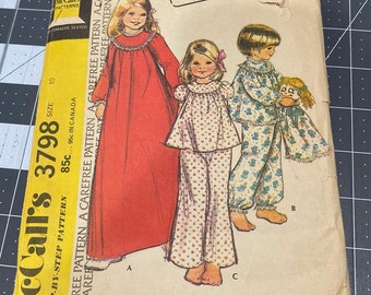 McCalls Vintage Sewing Pattern 3798 Children's Uncut Nightgown Pajamas Sz 10