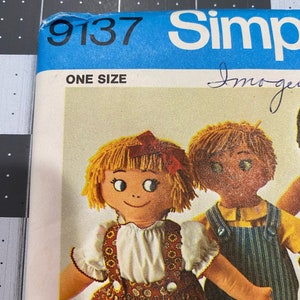 Simplicity Sewing Pattern 9137 Vintage Rag Doll Clothes Learning Uncut image 2