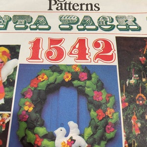 Vogue Sewing Pattern Santa Pack 4 1542 Uncut Vintage Christmas Home Decor Crafts image 3