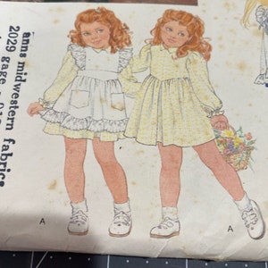 Little Vogue Sewing Pattern Vintage 2823 Uncut Size 3 Dress Pinafore Ruffles image 2