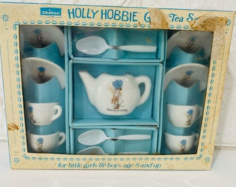 Chilton Holly Hobbie Childs Tea Set New in Box China Sharing in Caring Pot Cups