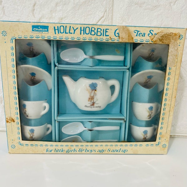 Chilton Holly Hobbie Childs Tea Set New in Box China Sharing in Caring Pot Cups