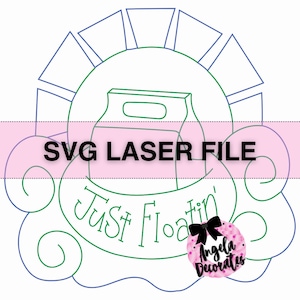 Puede incluir: Un diseño de archivo láser SVG verde y azul que presenta un cartón de helado estilizado con el texto "Just Floatin'" y un lazo rosa con el texto "Angela Decorates".