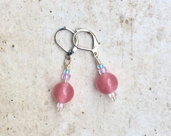 Glass beads earrings, pink earrings, pendant earrings, mother’s gift, gift for woman, gift for her, handmade earrings, made in Montreal