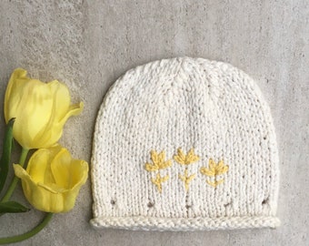 3-6 months knit cotton beanie, Handknit  embroider white cotton baby hat, embroidered flowers baby beanie, cotton baby hat, spring baby hat