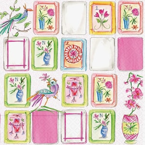 K&ouml;nnte beinhalten: Aquarellmuster mit bunten V&ouml;geln, Blumenarrangements in Vasen und dekorativen Karten mit Zahlen und Buchstaben. Das Design umfasst rosa, gr&uuml;ne, blaue und gelbe Akzente und erzeugt eine skurrile &Auml;sthetik.