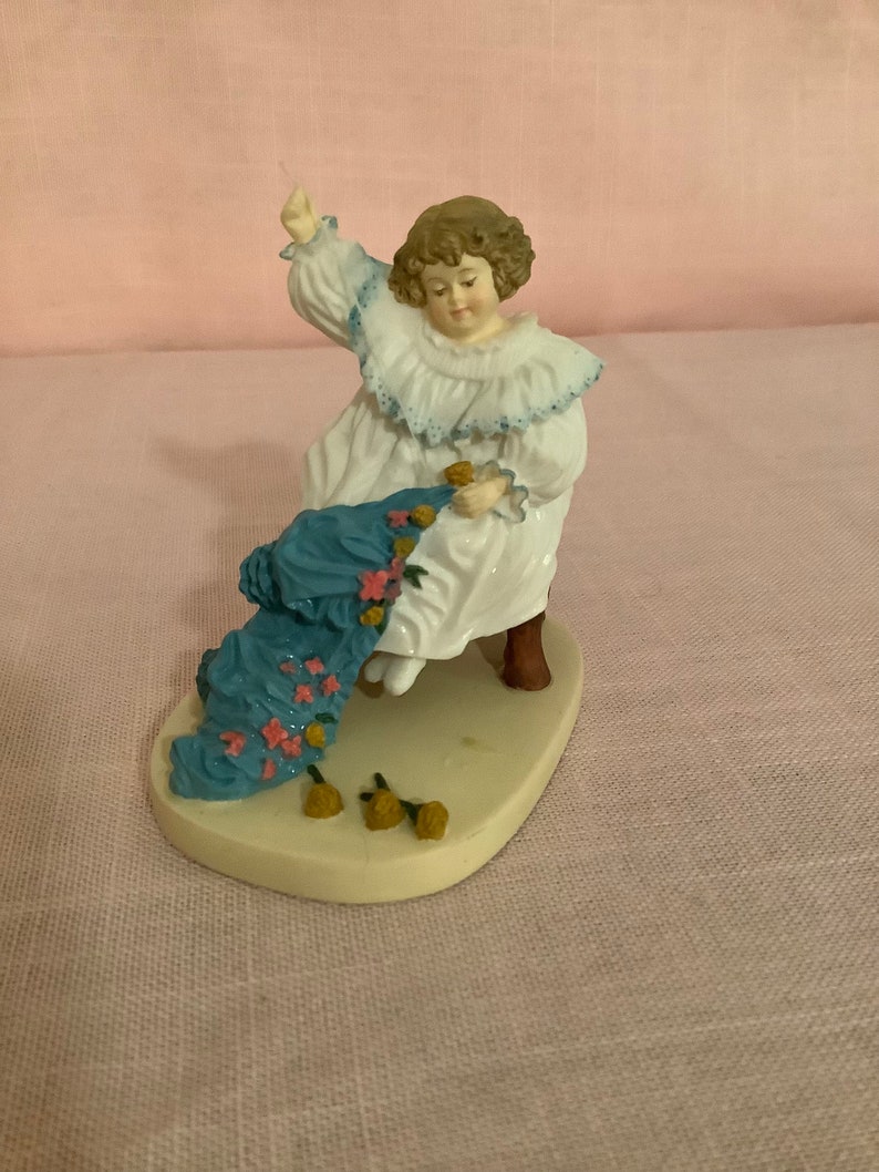 Vintage Maud Humphrey Bogart figurine, The Seamstress, 1991 image 2