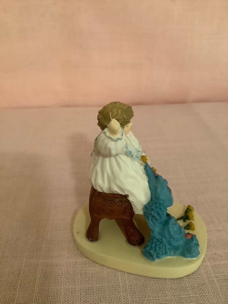 Vintage Maud Humphrey Bogart figurine, The Seamstress, 1991 image 3