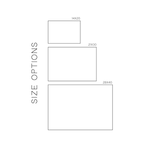 K&ouml;nnte beinhalten: Eine Grafik mit drei gestapelten schwarzen rechteckigen Umrissen, die Gr&ouml;&szlig;enoptionen darstellen. Der Text SIZE OPTIONS steht vertikal auf der linken Seite. Die Ma&szlig;e 14x20, 21x30 und 28x40 stehen &uuml;ber jedem Rechteck.
