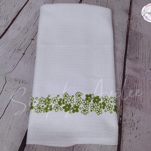 Pyrex Crazy Daisy Waffle Weave Kitchen Towel, Spring Blossom Print