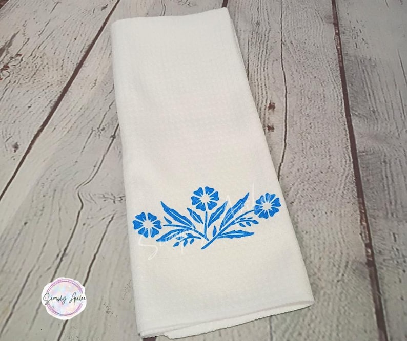 Corningware Cornflower Blue, Waffle Weave Dishtowel - vintage décor image 3