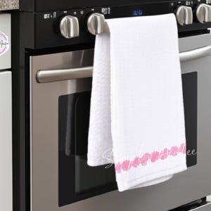 Pyrex Pattern Waffle Weave Dishtowel, Pyrex towel, kitchen towels, custom Pyrex towels, Pink Daisy, Vintage Kitchen Decor