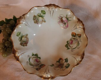 Antique K. Steinmann Tiefenfurt 9" Serving Bowl adorned with Roses and Gold Accents - Silesia, Germany