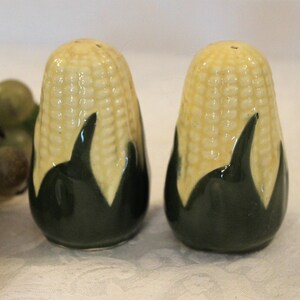 Shawnee Pottery 3.5" Salt and Pepper Shaker Set - Corn Pattern