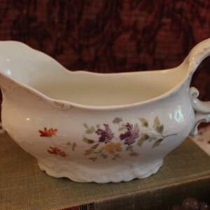 Heinrich & Co Antique Victorian Gravy Boat- Pattern 701, Role Stara Austria