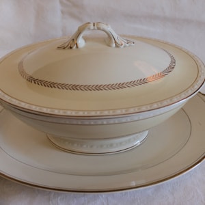 Homer Laughlin Georgian Eggshell Covered Oval Serving Bowl with 13.25&quot; Platter - White, Ivory, and Gold Trim