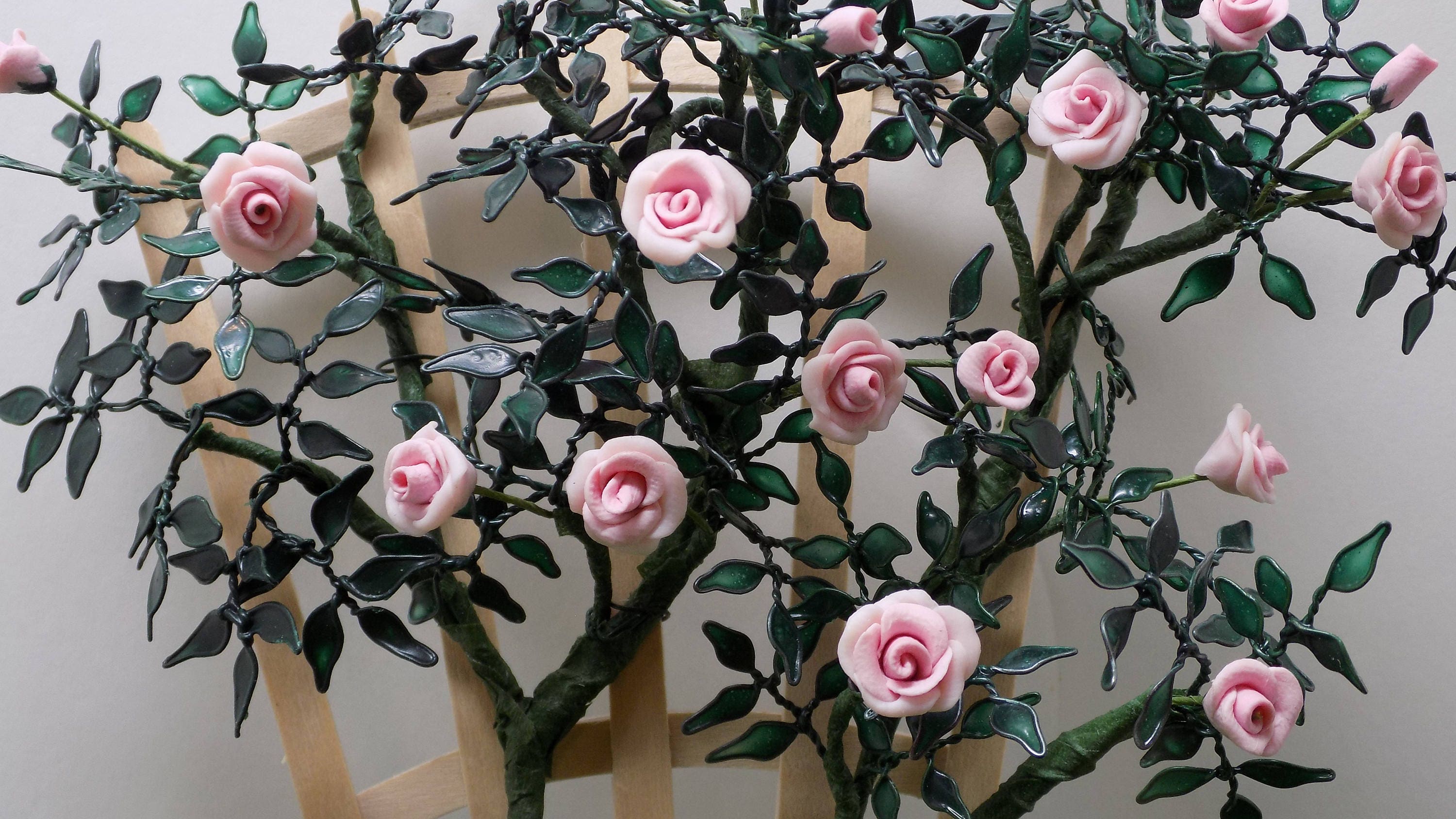 Dollhouse Red Roses Climbing Wire Trellis - 1:12 Scale Miniature Garden Accessory, Metal, Approx. 5.25 Inches High - View #5