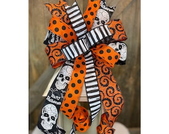 Skull Halloween Bow for Lantern, Spooky Skull Wreath Bow, Halloween Wreath Bow, Trick or Treat Lantern Swag, Orange and Black Bow