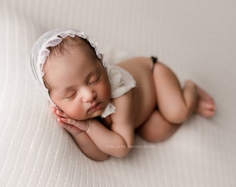 Helena White Backdrop, Newborn Photo Prop, White Posing Fabric, Newborn Photography Backdrop, Newborn Fabric Backdrop, White Posing Backdrop