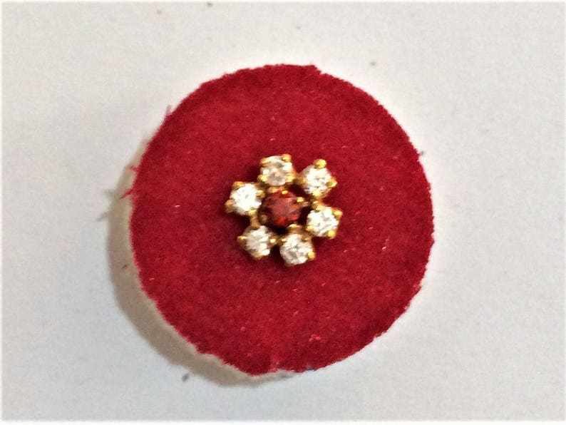 Beautiful Nose Stud in 18carat Pure Yellow Gold