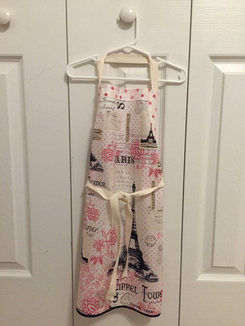 SET Motherdaughter Grandmothergranddaughter Adultchild Matching Paris Eiffel Tower Pink Polka Dots Aprons