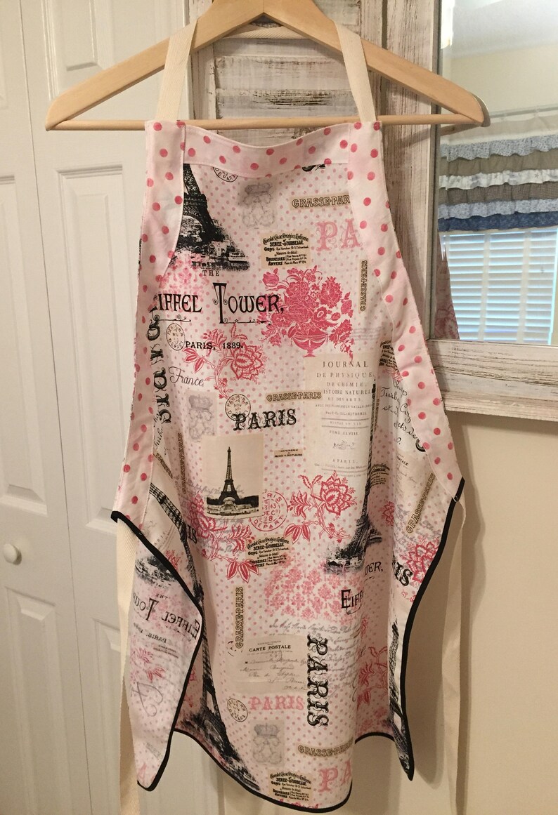 SET Motherdaughter Grandmothergranddaughter Adultchild Matching Paris Eiffel Tower Pink Polka Dots Aprons