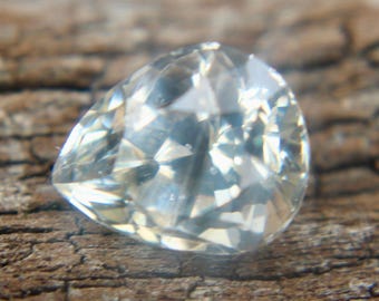 Natural Champagne Sapphire | Pear Cut | 7.80 mm | Natural | 1.80 Carat | Champagne Sapphire | Eye Clean