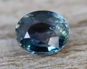 Natural Green Sapphire | Oval Cut | 7.70x6.26 mm | 1.66 Carat | Loose Corundum | Mixed Coloured Sapphire | Engagement Rings | Ring