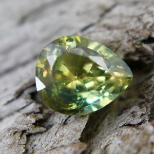 Pear Cut Parti Sapphire: Natural Unheated Gemstone, 1.24 Carat