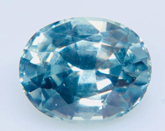 1.39 Carat Natural Green Sapphire Unheated Ceylon VVS Oval Cut Loose Sapphire Engagement Ring Gemstone Rare Earth Mined.