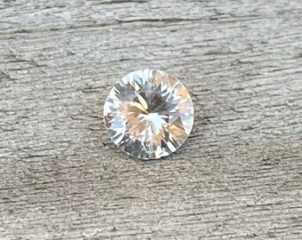 Natural Peachy Champagne Sapphire | Round Cut | 5.55 mm | Unheated Untreated Sapphire | Engagement Ring | Sapphire Ring | Natural Sapphire